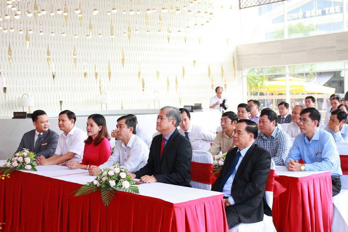 tranh-khach-san-diamon-stars-(20).jpg